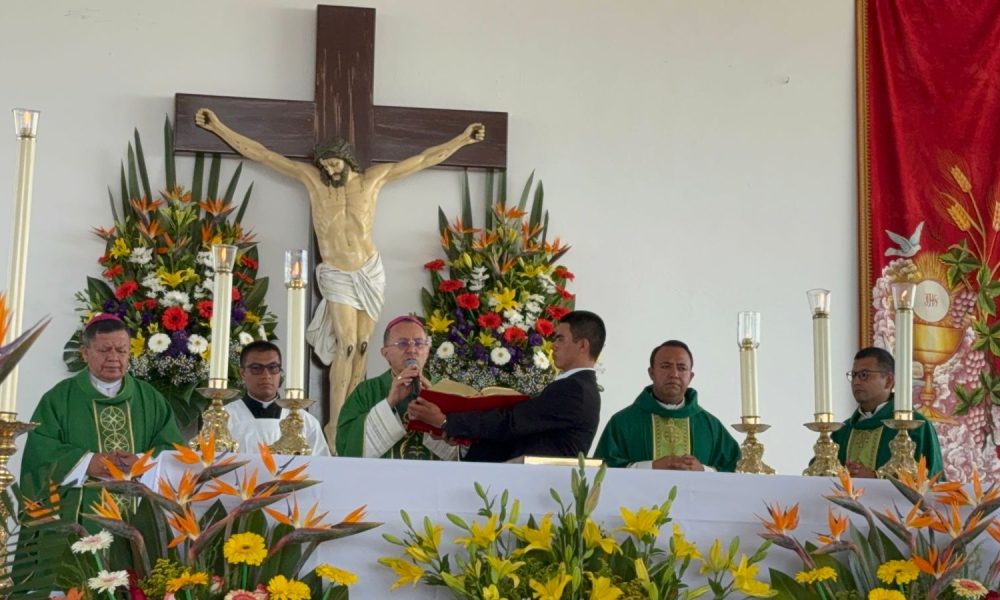 Nuncio Apostólico presidio misa por aniversario de la Diócesis de ...