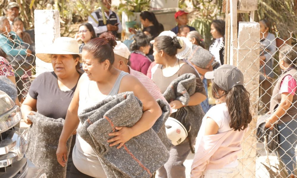 Mantienen entrega de cobertores y chamarras ante bajas temperaturas en ...